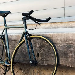 FIXED & SINGLE SPEED State Bicycle – 4130 Core-Line – Army Green -Pas Cher Roues Magasin fixie75 army green state bicycle 4130 core line 17 1