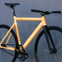 FIXED & SINGLE SPEED State Bicycle – 6061 Black Label V2 – Peach -Pas Cher Roues Magasin fixie75 state bicycle co 6061 black label peach 16 1